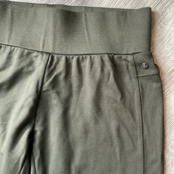 Sandwich_ Great quality active leggings in a army green - Picture 3 of 8